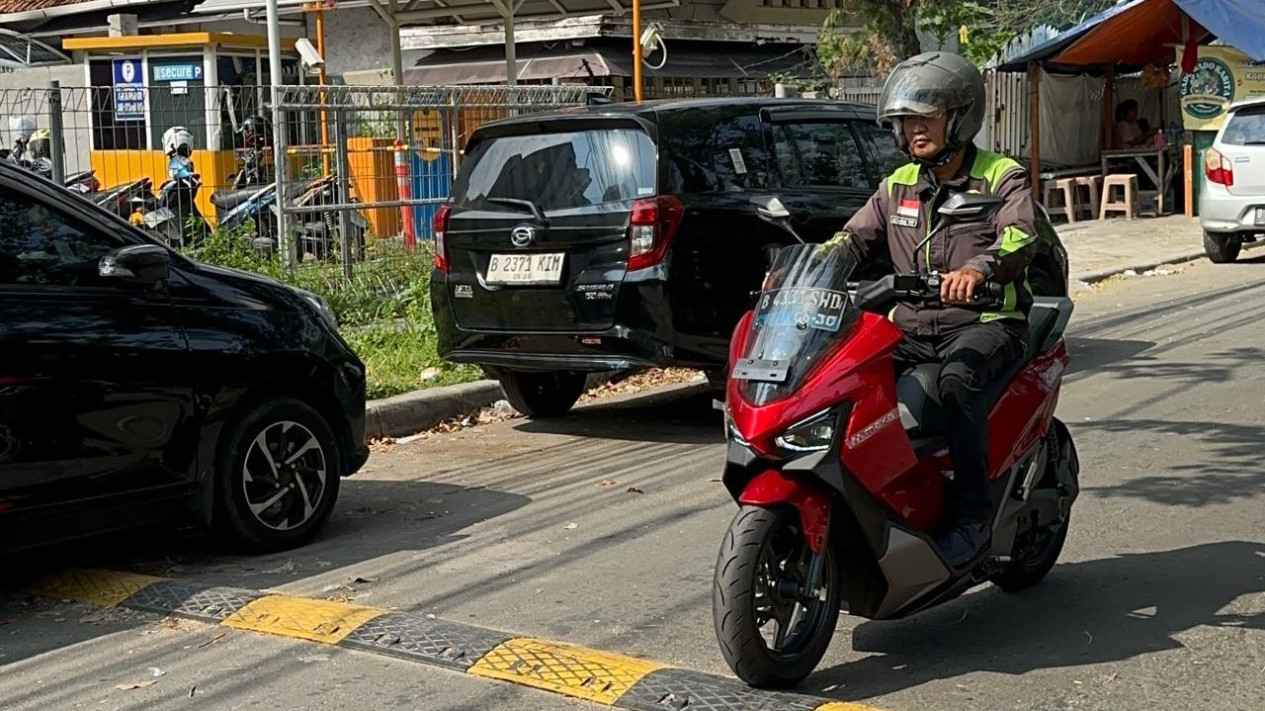 Ojol Bisa Cicil Motor Listrik Ini dengan Skema Harian