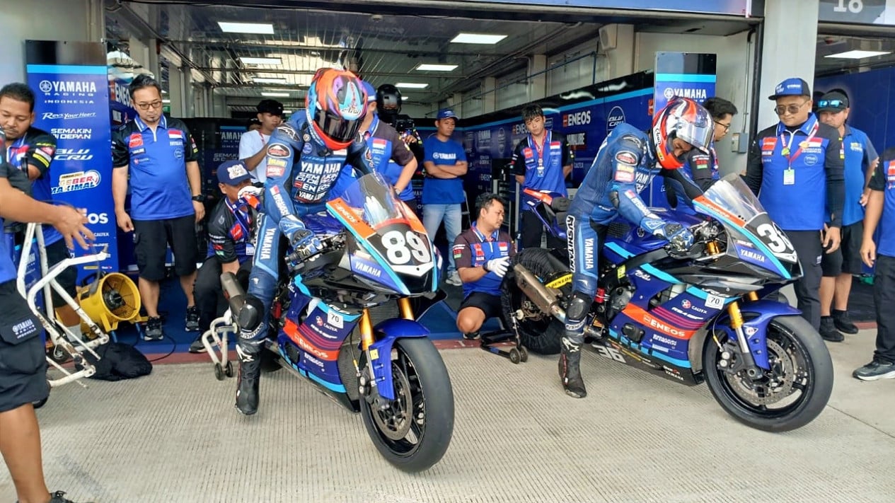 Ditabrak dari Belakang, Yamaha R6 Wahyu Nugroho Rusak Parah di ARRC Mandalika 2025