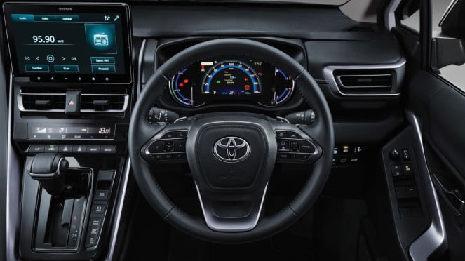 Toyota Innova Zenix Facelift Resmi Dijual, Ini Bedanya dengan Versi Lama