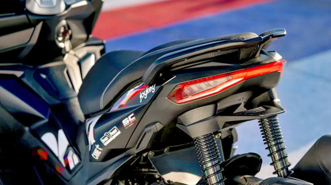 Aprilia SR GT Edisi MotoGP 2025 Mengaspal, Ini Bedanya dengan Versi Standar