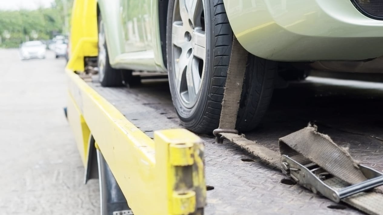 Mobil Bermasalah di Jalan, Kapan Harus Lanjut dan Kapan Harus Berhenti?