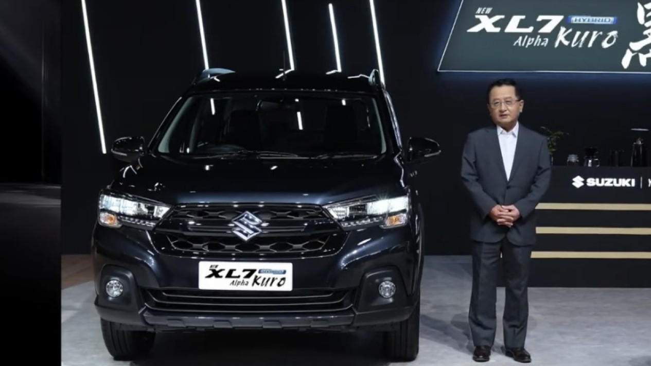 Varian Baru Suzuki XL7 Hadir, Alpha Kuro Tampil Sangar dengan Aksen Hitam