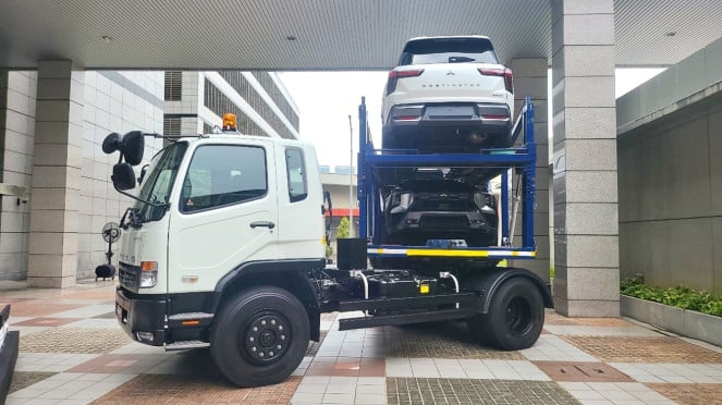 Banyak yang Request, Mitsubishi Fuso Hadirkan Tractor Head 4x2