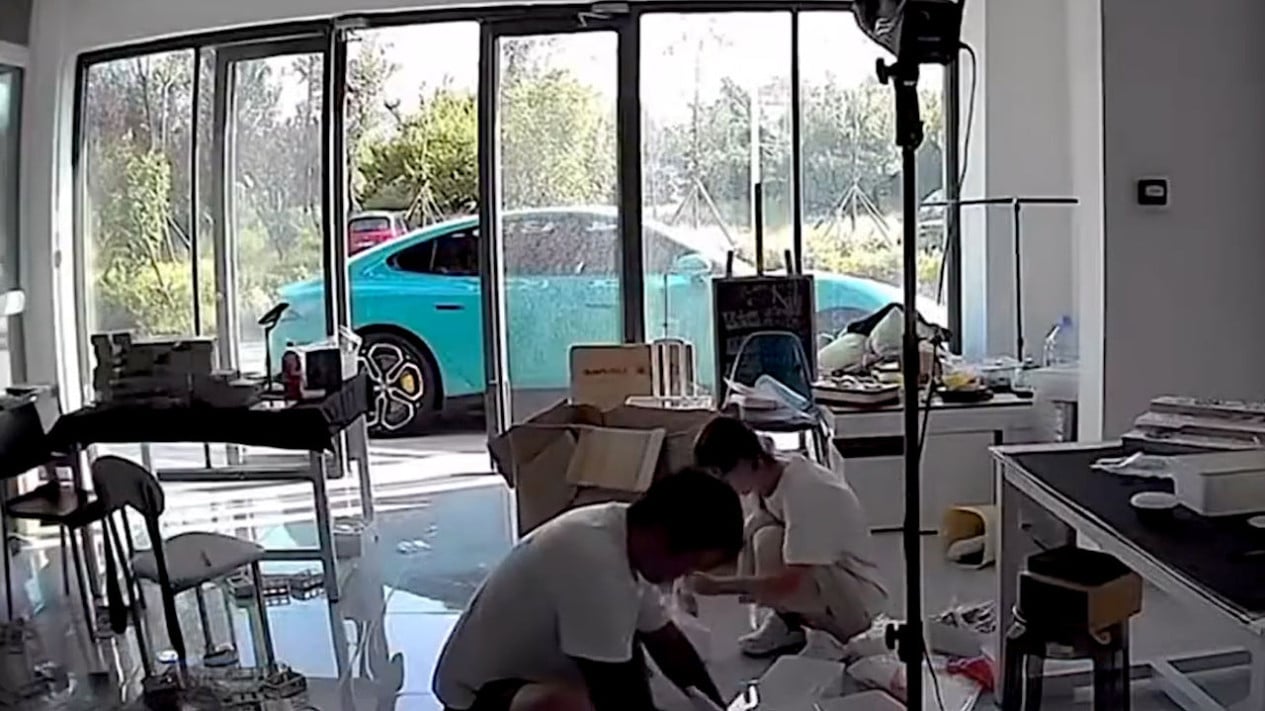 Mobil Listriknya Jalan Sendiri, Xiaomi Salahkan iPhone