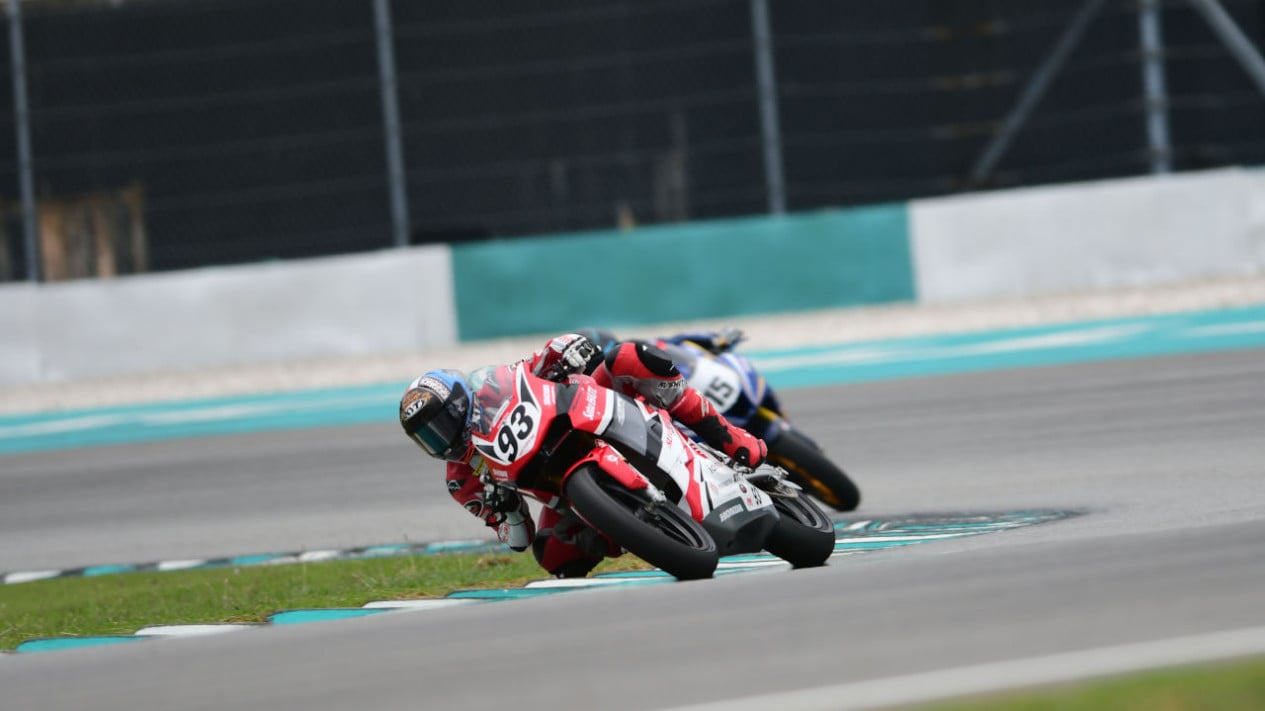 Dua Rider AHRT Siap Kunci Gelar Juara ARRC 2025