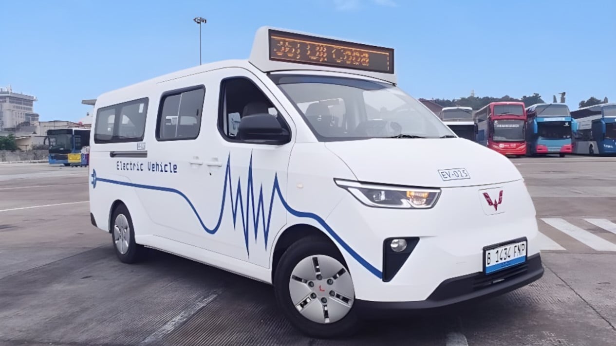 Wuling, TransJakarta Uji Coba Mobil Listrik Wuling