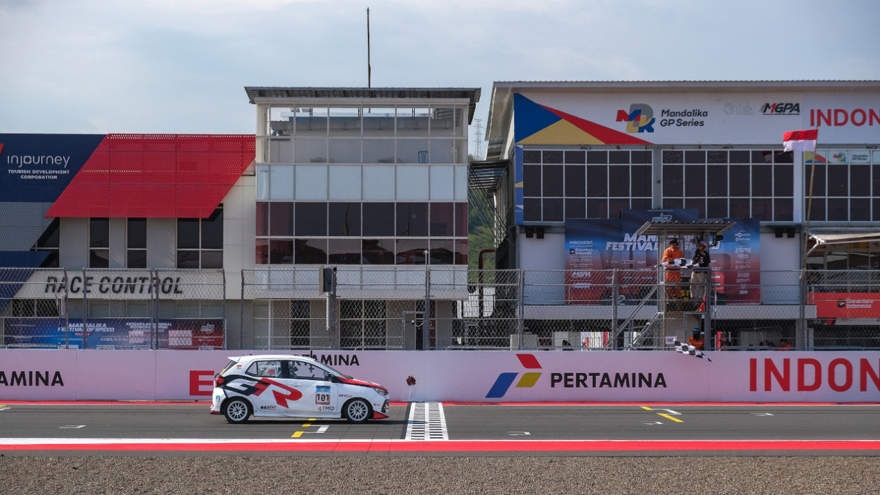 Toyota Agya GR Sport Jadi Sorotan di Mandalika Festival of Speed 2025