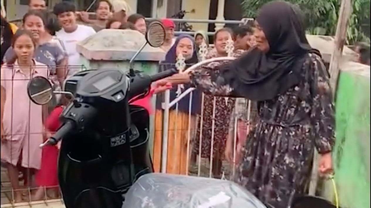Bukannya Digosipin, Tetangga Beli Motor Baru Malah Didoakan