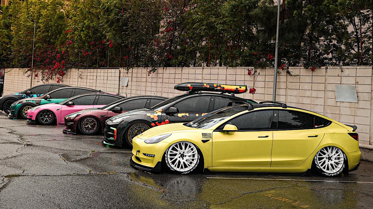 Mobil Modifikasi Anak Bangsa Jadi Sorotan di Los Angeles