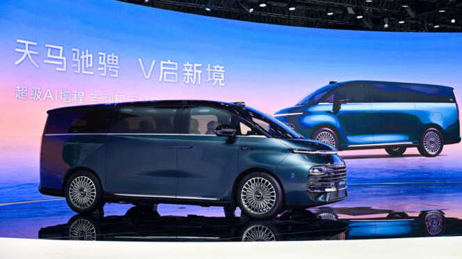 Coba Hitung, Berapa Orang Muat di Dalam Mobil MPV Ini