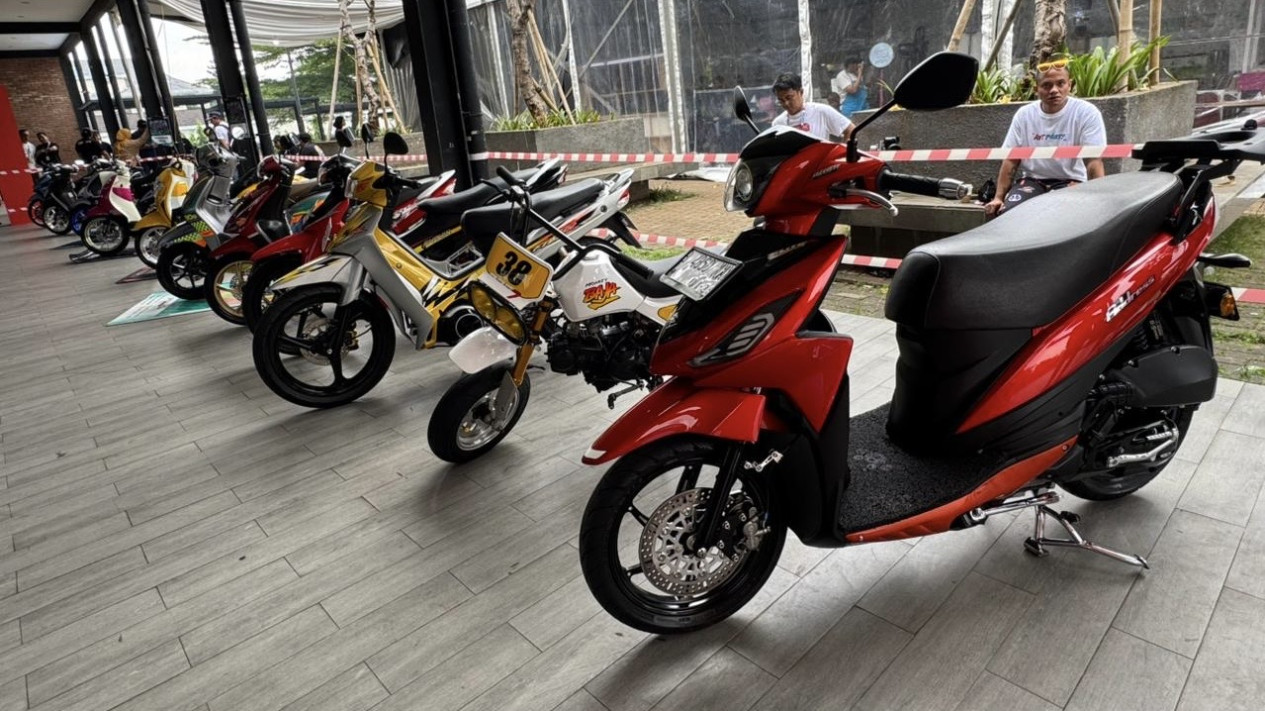 Stiker Lagi Naik Daun di Dunia Modifikasi Motor