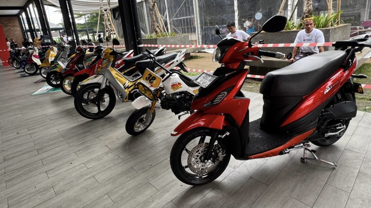 Stiker Lagi Naik Daun di Dunia Modifikasi Motor