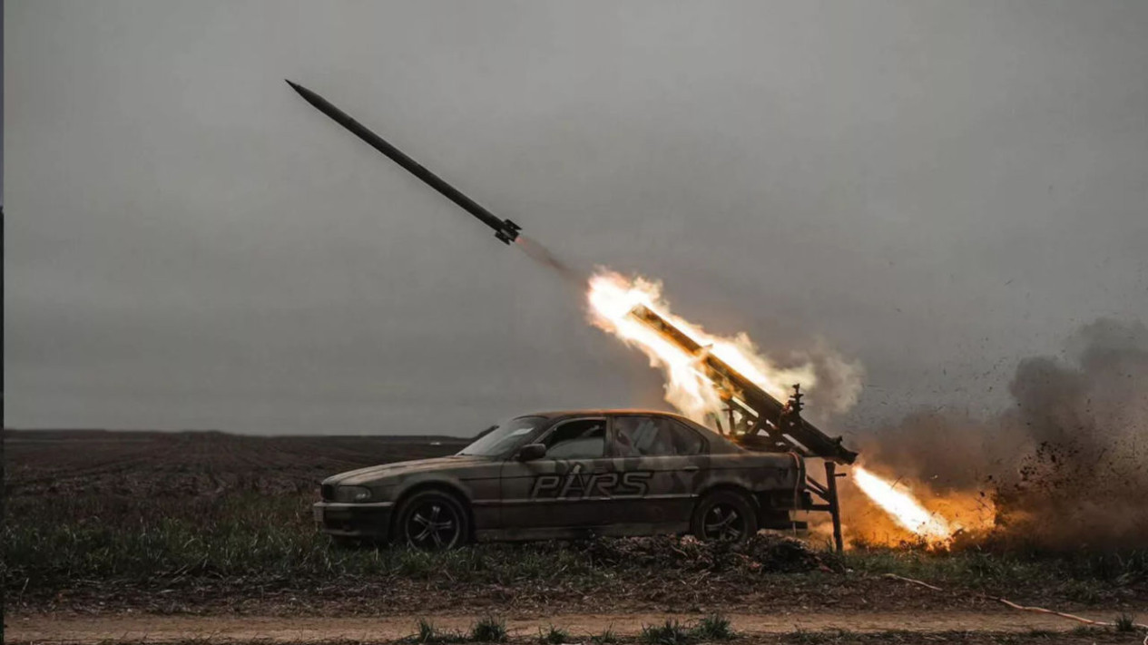 Ukraina Bombardir Rusia Pakai BMW Mewah