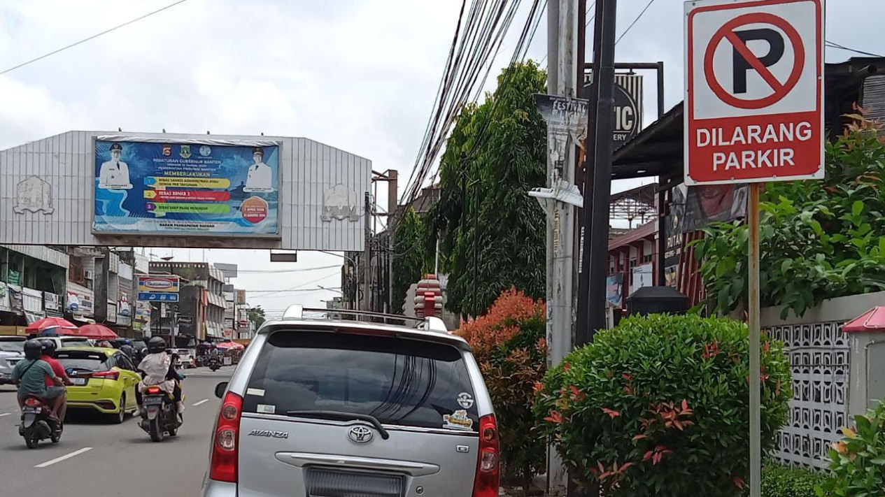Berhenti Sebentar di Rambu Dilarang Parkir, Boleh atau Tetap Kena Tilang?