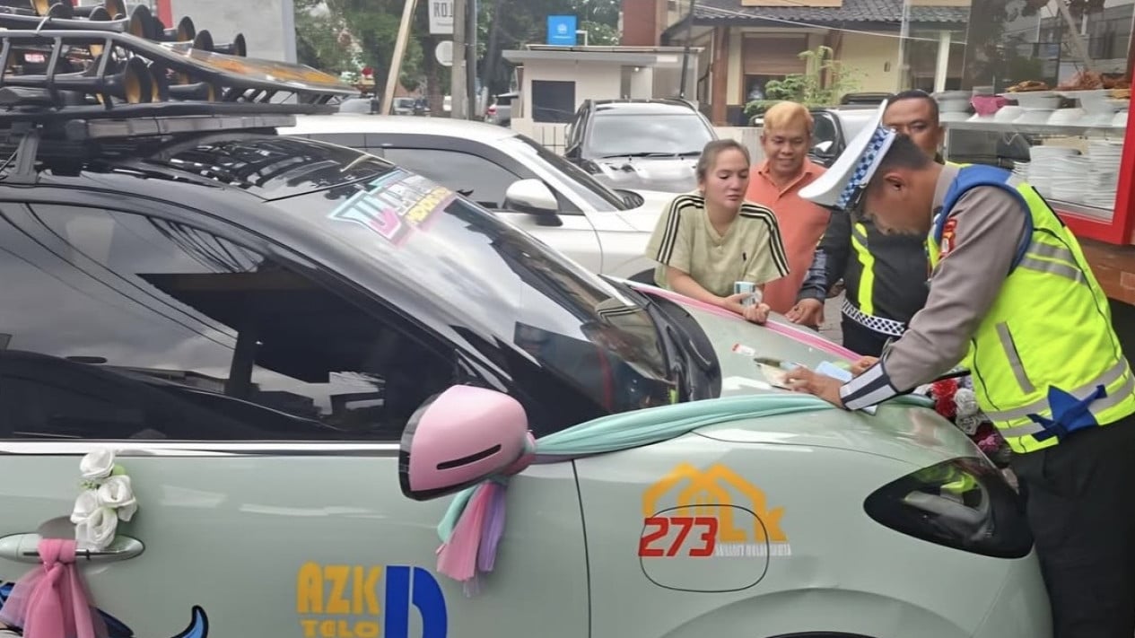 Wuling Binguo EV Pakai Strobo dan Telolet di Jalan, Jadi Sorotan Netizen dan Polisi