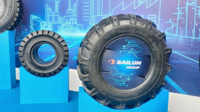 Bahan Baku Lokal Jadi Tantangan Pabrikan Ban di RI