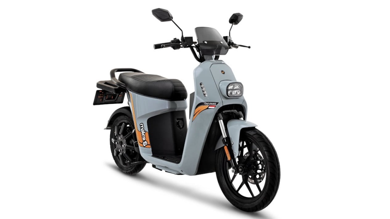 Motor listrik Baru Charged Pakai Fast Charging