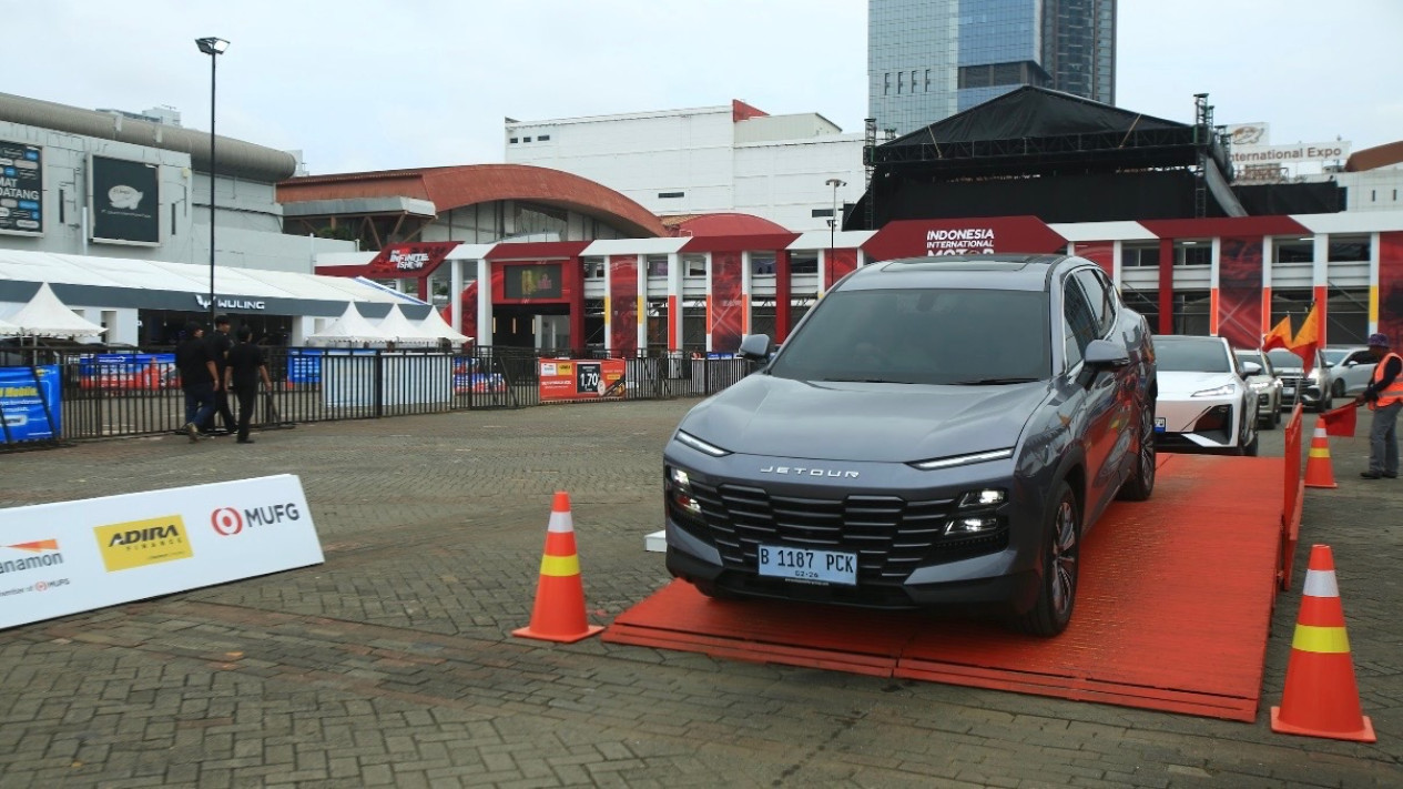 SUV 7-Penumpang Harga Rp300 Jutaan Bersaing Lewat Fitur dan Garansi Panjang