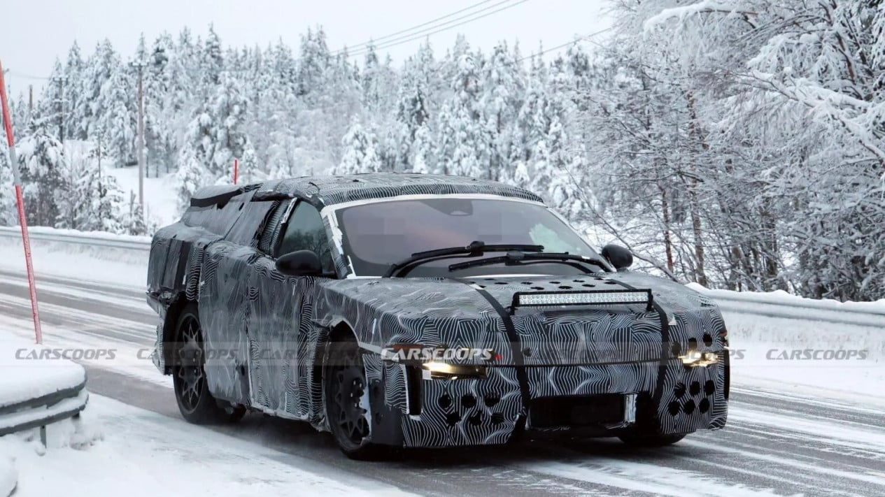 Mobil Supercar Listrik Ini Jadi Sorotan!