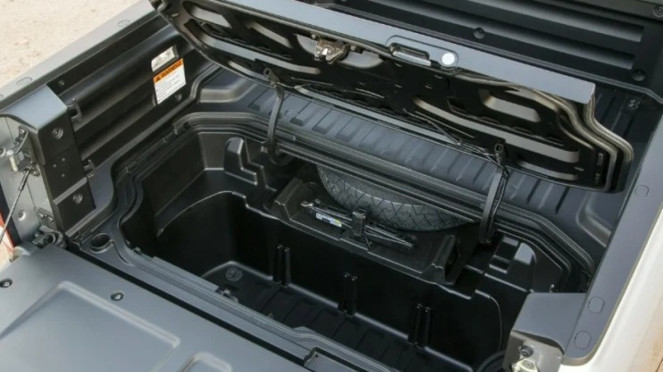 Tak Terduga! 5 Tempat Paling Unik Produsen Menyimpan Ban Mobil