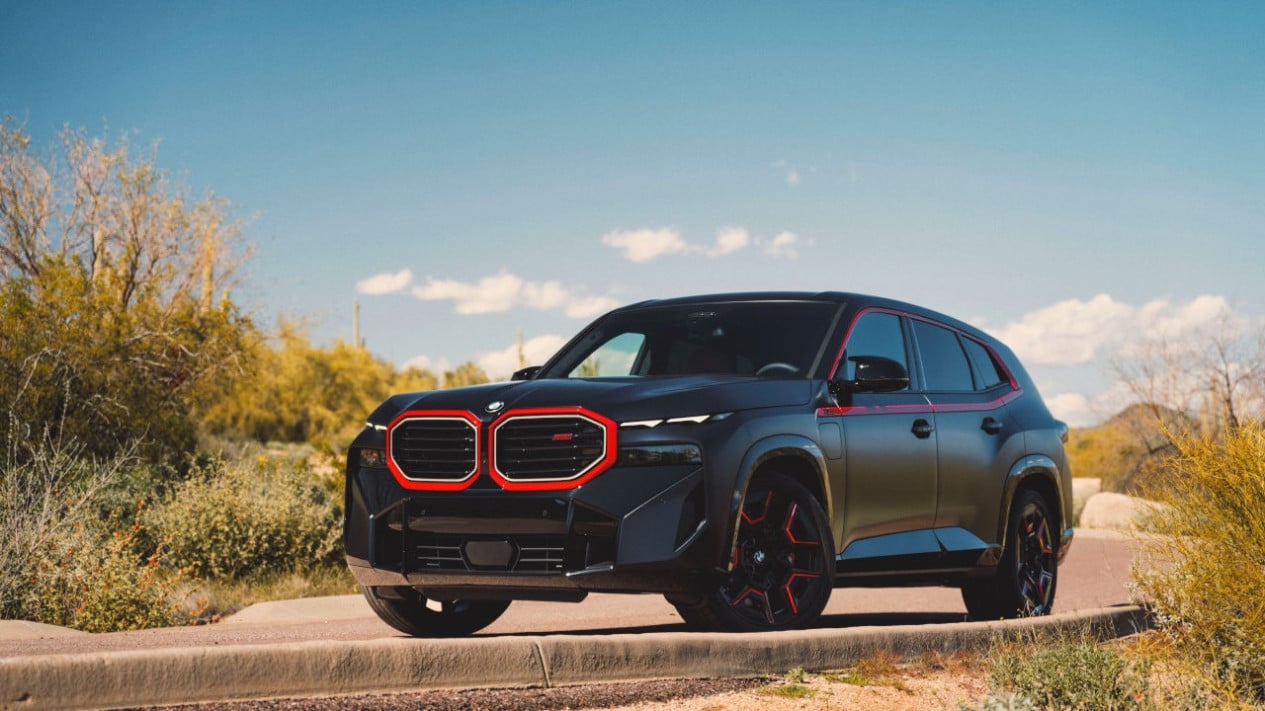 BMW, 3 Mobil Paling Mahal BMW yang Dijual Resmi di Indonesia