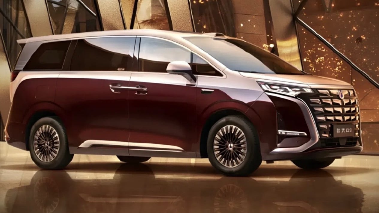 BYD, BYD Denza D9, BYD Buka Pemesanan Denza D9 2026, MPV Listrik dengan Klaim Ngecas Cuma 5 Menit