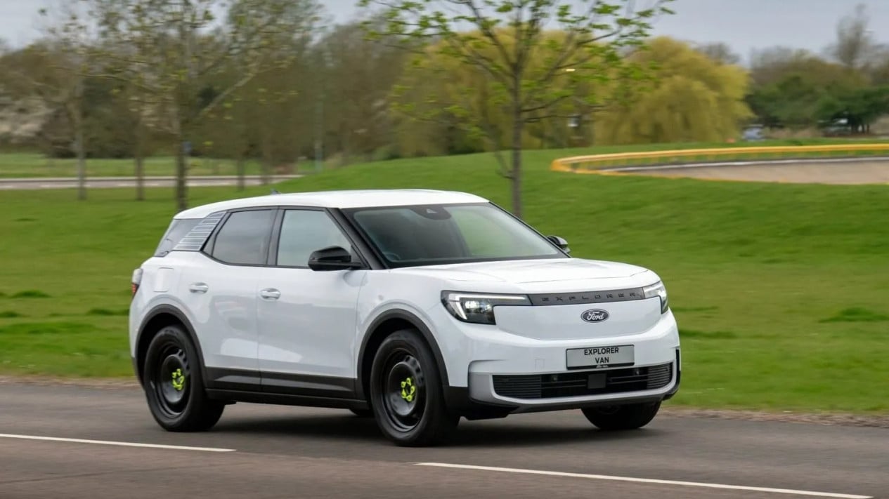 Bukan Mobil SUV Biasa! Ford Explorer EV Kini Berubah Jadi Van Komersial