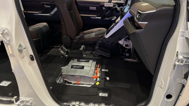Tak Lagi Impor, Toyota Siapkan Produksi Baterai Mobil Hybrid di Indonesia