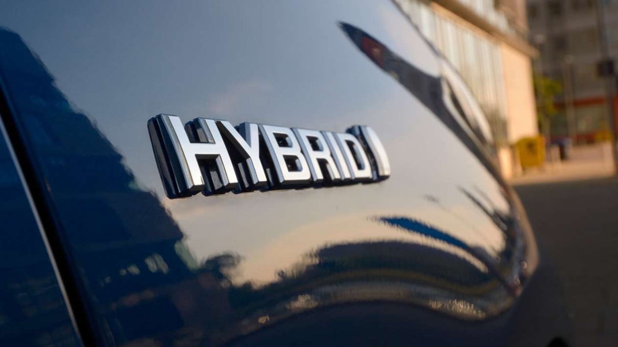 Hybrid vs PHEV, Mana yang Lebih Cocok untuk Harian?