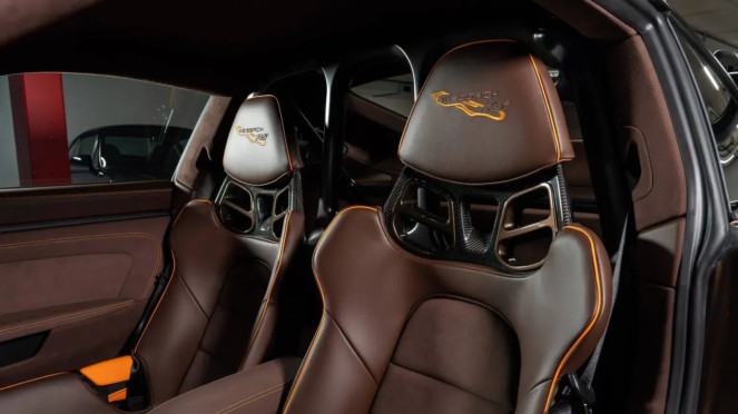 Porsche 911 Tampil Nyentrik dengan Sentuhan Warna Baru
