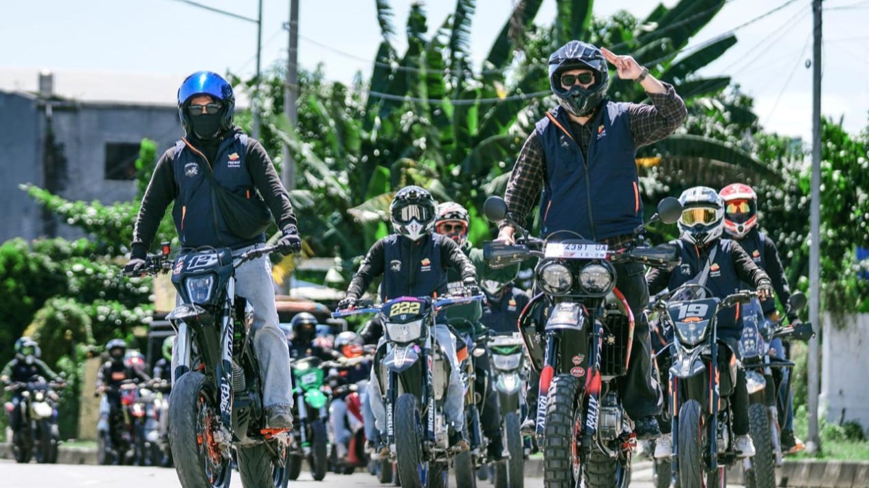 Touring dari Makassar ke Maros, Komunitas Motor Dapat Edukasi Oli