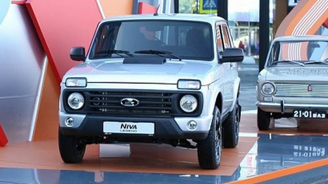 Tak Pernah Ganti Bentuk Selama Hampir 50 Tahun, Mobil SUV Ini Masih Laku