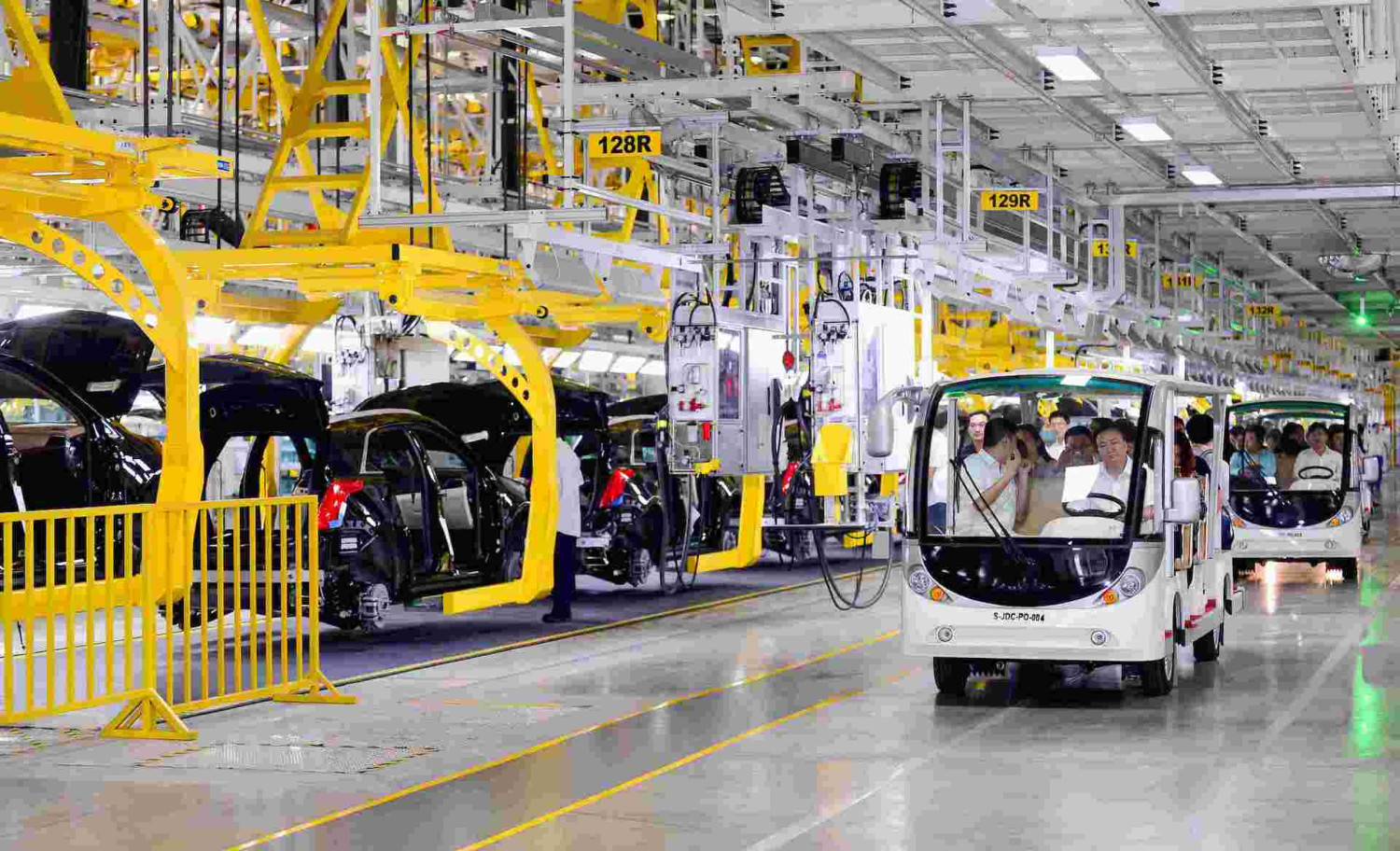 GM Is Grading Suppliers On How Many Workers They Swap For Robots