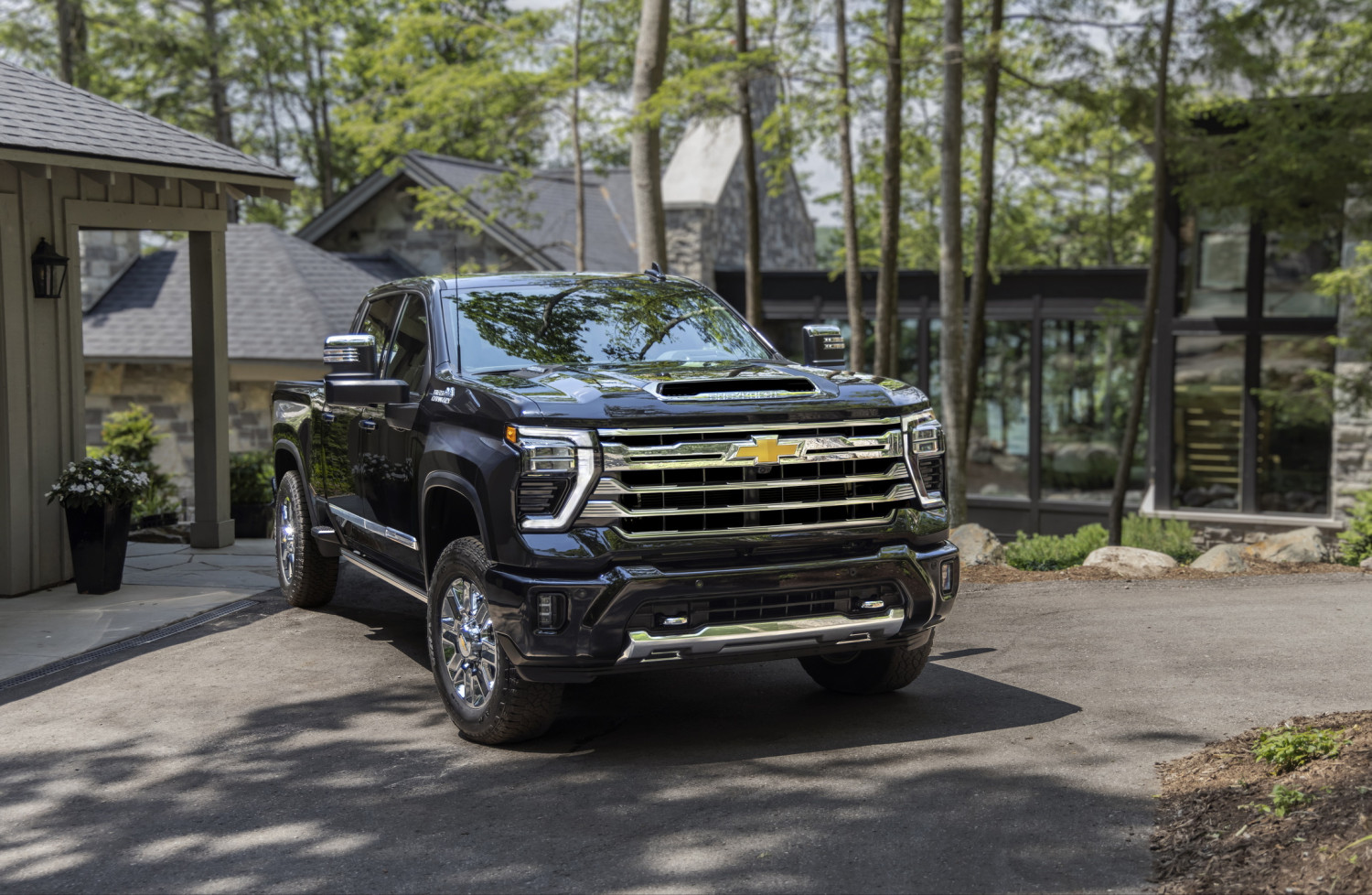 Ford’s F-150 Supply Cratered 40%, And GM Smells Blood