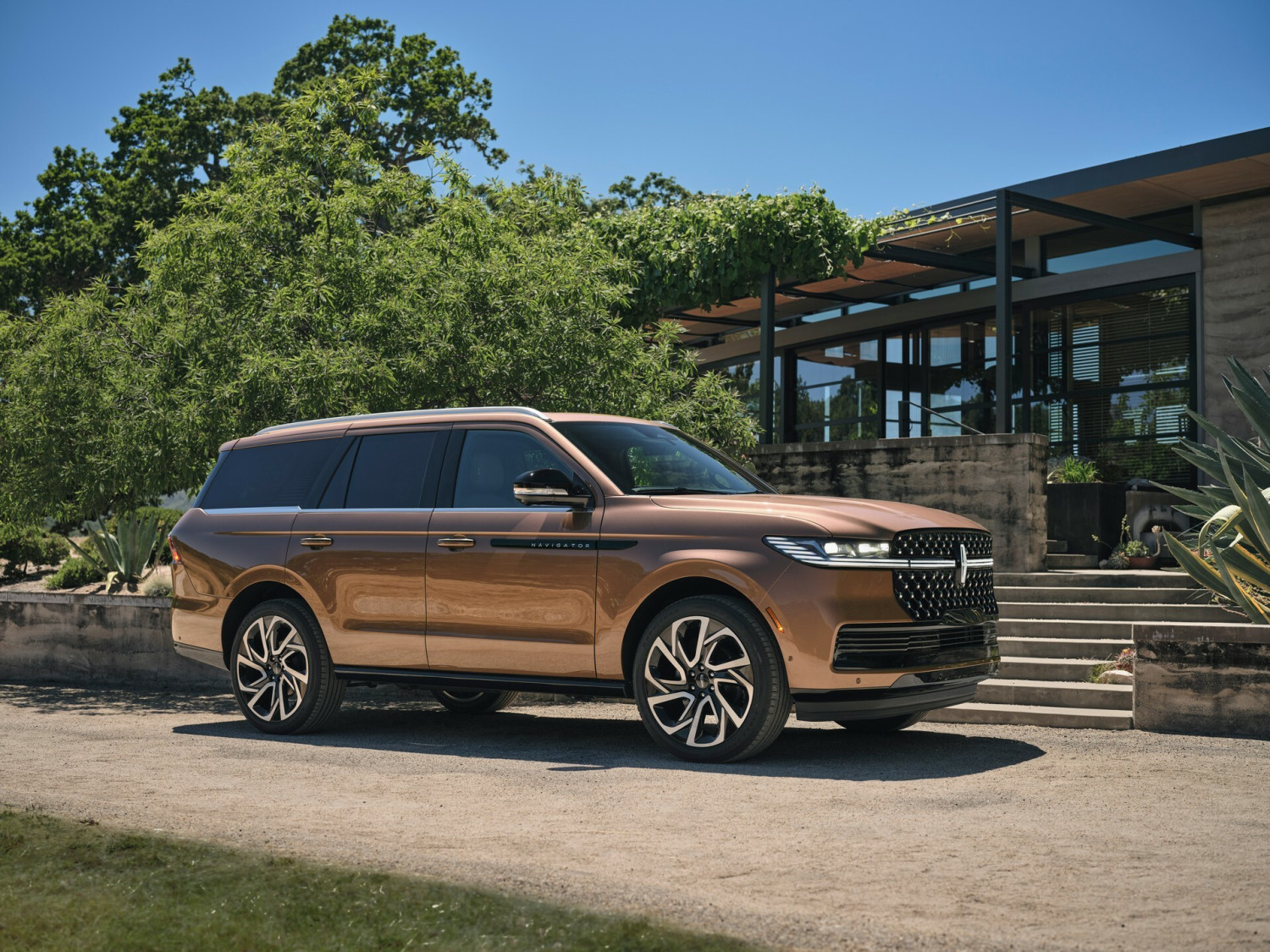 Ford Sales Plummet Nearly 14% Even With Employee Pricing For Everyone