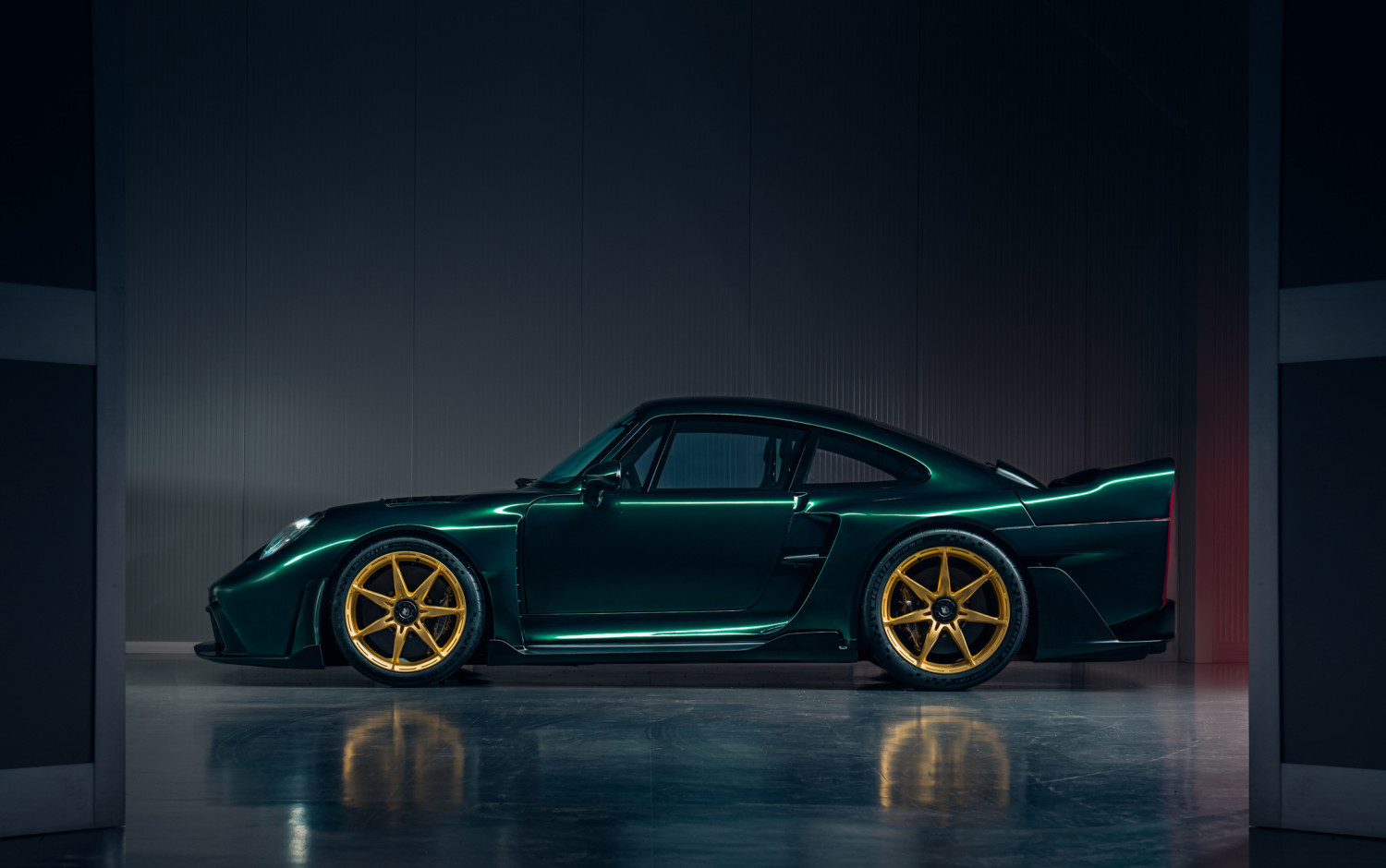 “The Classic 911 Drives Like S***,” Says Man Re-Engineering It