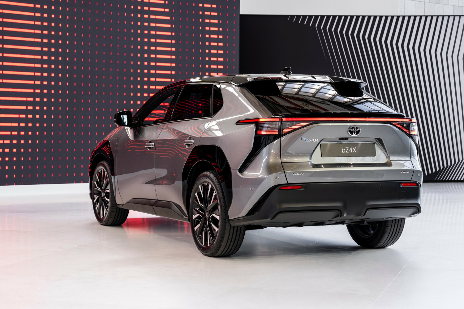 Toyota Hybrids Will Finally Get Modern Lithium-Ion Tech