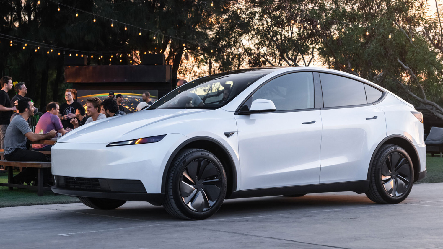 GM And Ford Have Owned Government Fleets For Decades, Tesla Just Signed In
