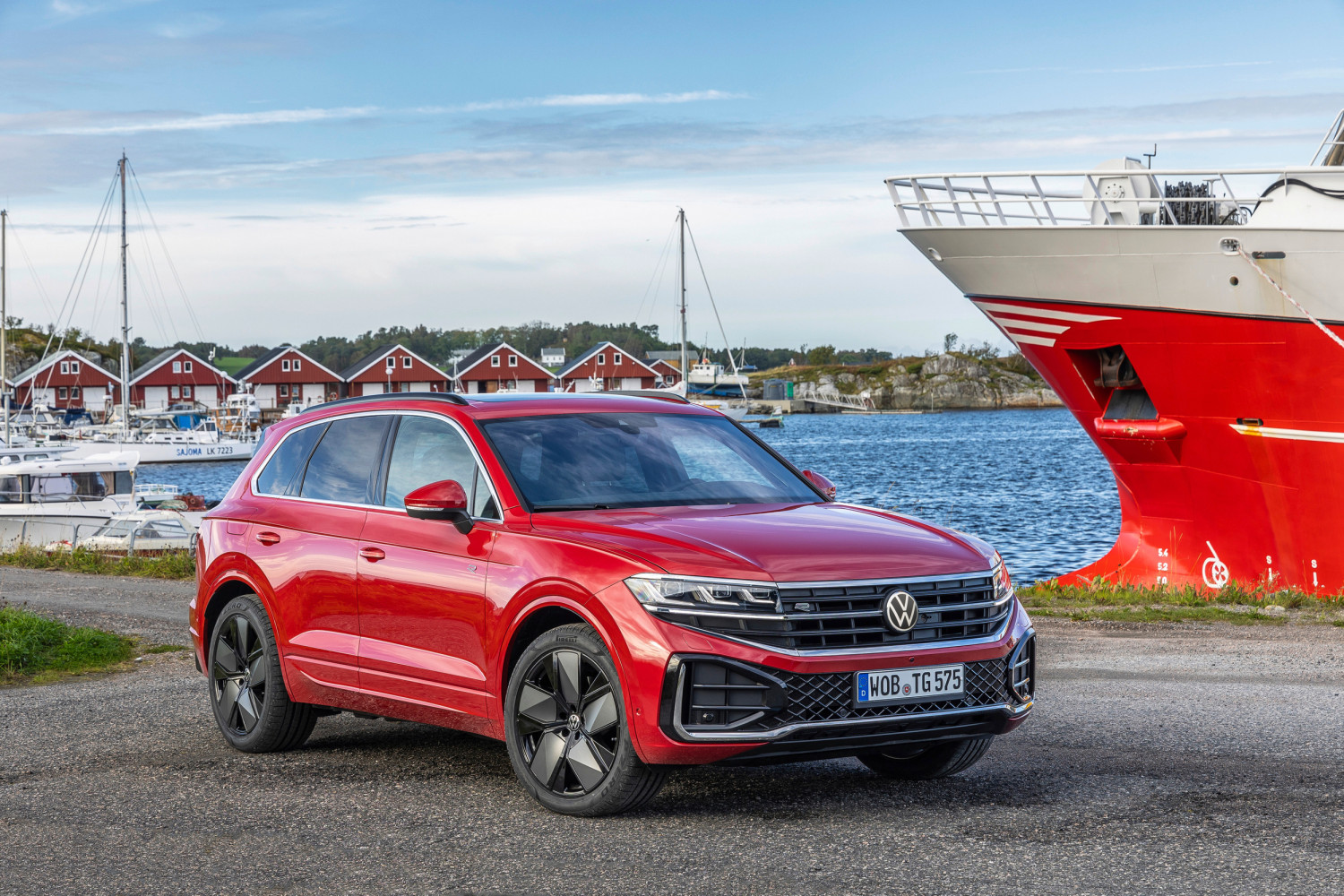 VW’s Considering A Flagship SUV For Buyers Who Can Afford A Porsche But Won’t Drive One