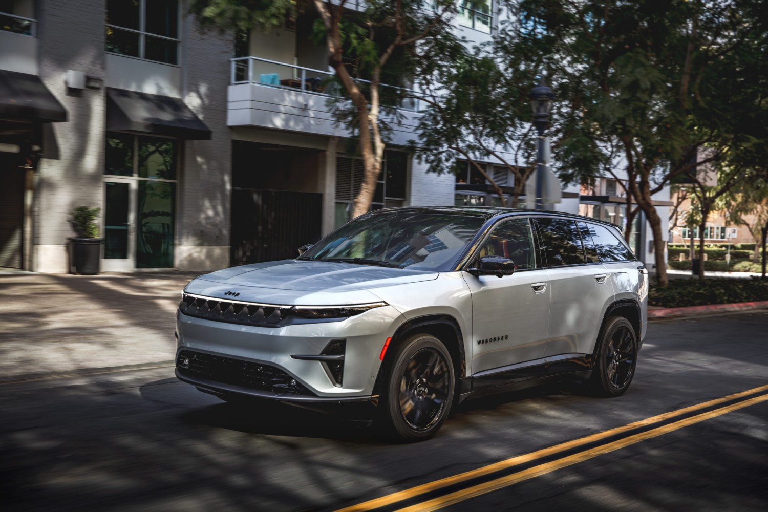 Wagoneer S Lost 93% Of Its Buyers, And Gas Charger Outsold Its Electric Twin 7 To 1