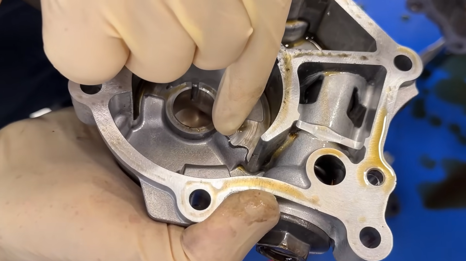 Toyota, Toyota Replaced Thousands Of These V6s, A Mechanic’s Teardown Shows Why