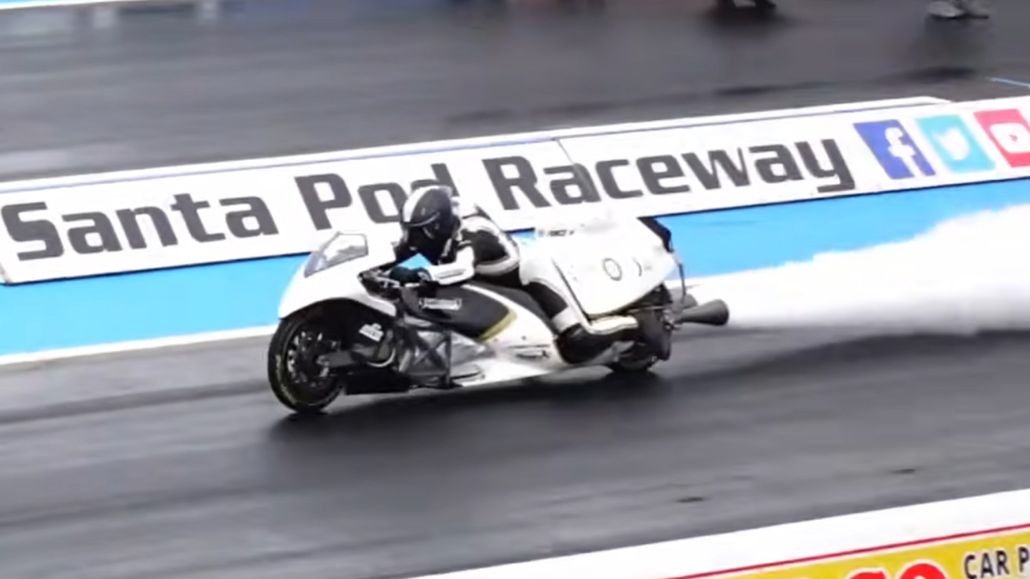World’s Quickest Motorcycle Hits 62MPH In 0.4 Seconds Running On Steam