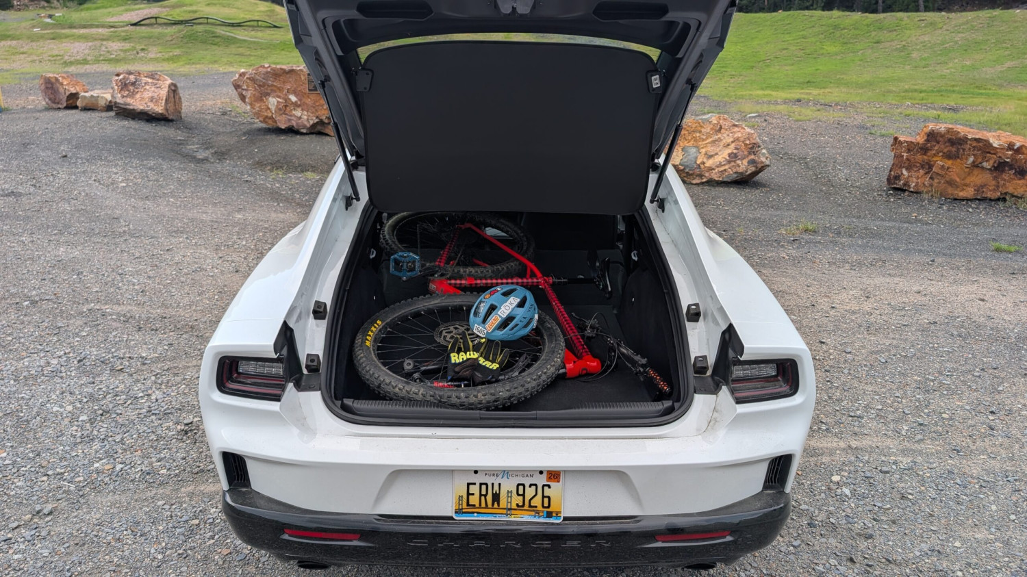 Dodge Is Paying Charger Buyers $10 For Every Horsepower Under The Hood
