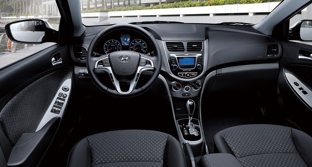 Police Are Slipping Warning Cards Under Hyundai And Kia Wipers Again