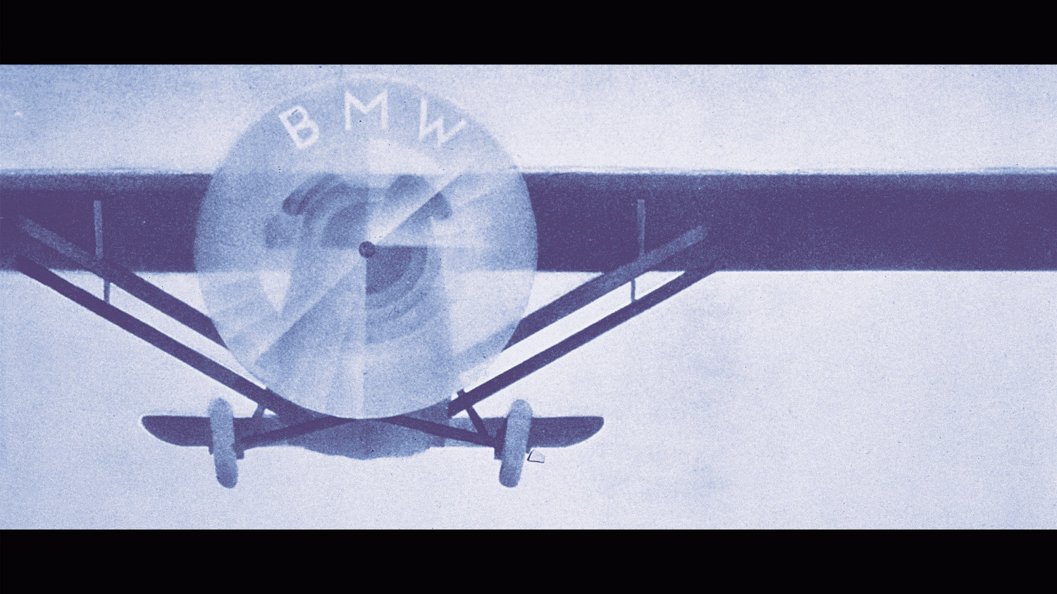 Everyone Thinks BMW’s Badge Is A Spinning Propeller. It Isn’t