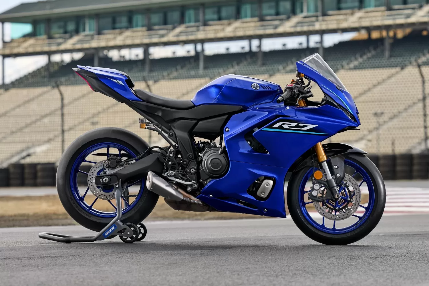 2026 Yamaha R7 Debuts with More Electronics, Updated Chassis