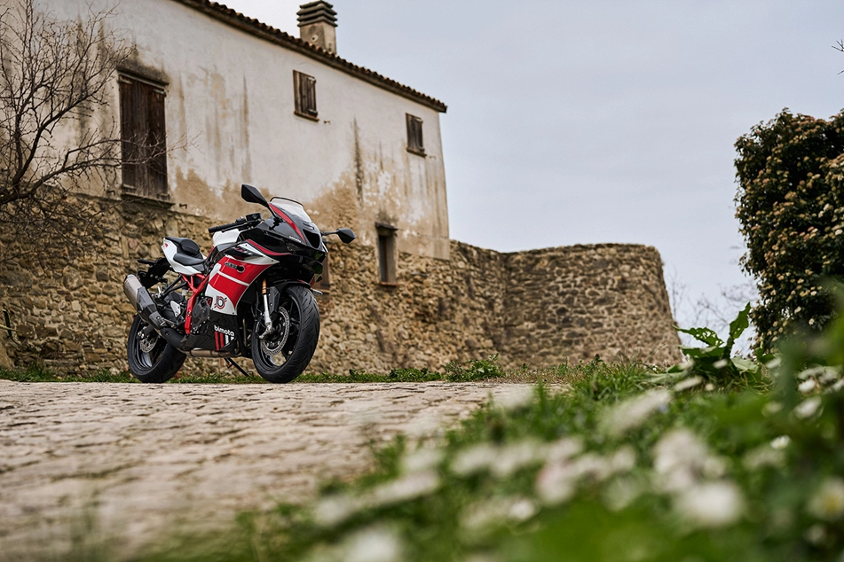 Bimota KB399 and Bimota KB399 ES Revealed, Based on Kawasaki Ninja ZX-4RR