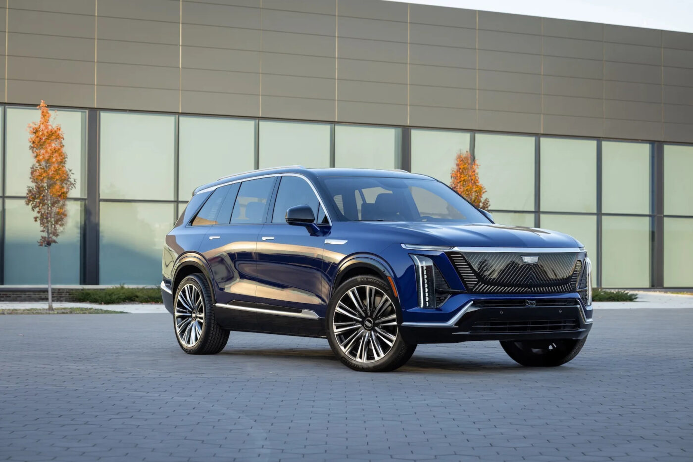 GM, Cadillac, GM issues US recall of 15,000 Cadillac Vistiq SUVs