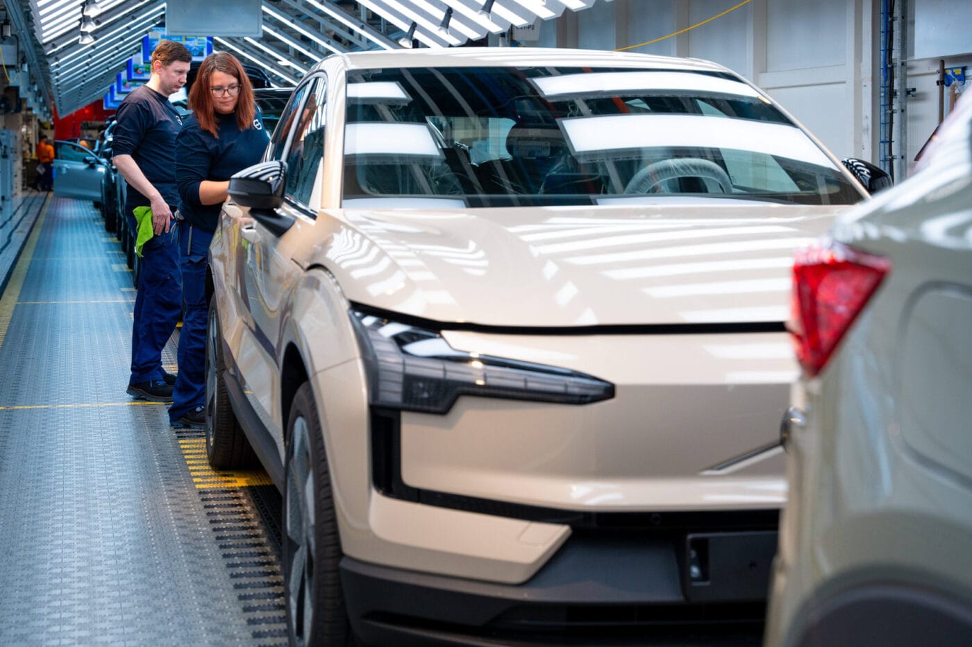 Volvo, Volvo EX30, Thailand issues stop-sale order for Volvo EX30 over fire risk