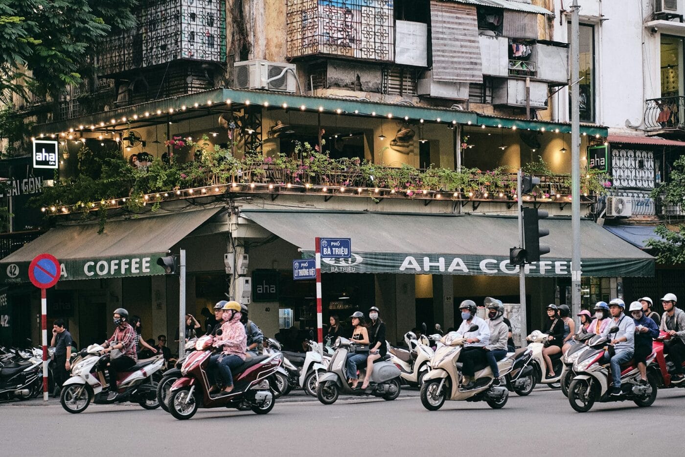 Hanoi to get 1,000 battery-swapping stations